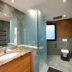 Waterfront Villa At La Reserve Ramatuelle فيلة