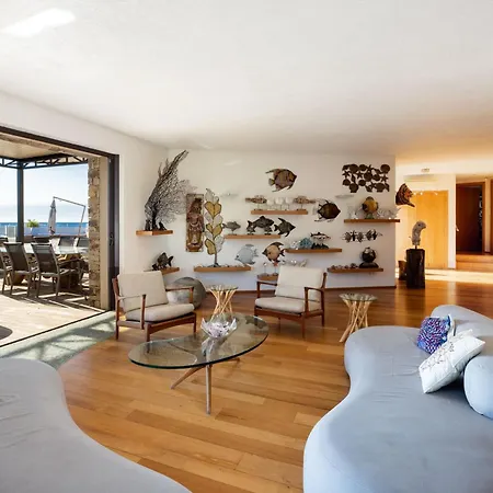 Villa In Gated Community Of La Réserve *